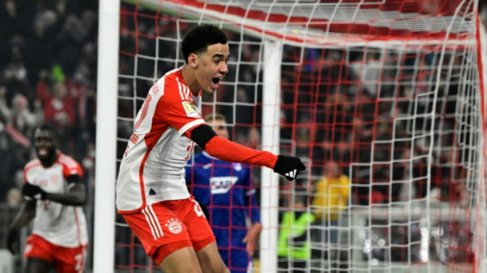 Bayern vence Hoffenheim na volta da Bundesliga e coloca press&atilde;o no Leverkusen