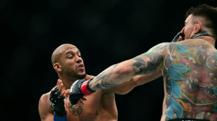 MMA: le combat entre Gane et Aspinall arr&ecirc;t&eacute; au 1er round, le Britannique conserve sa ceinture