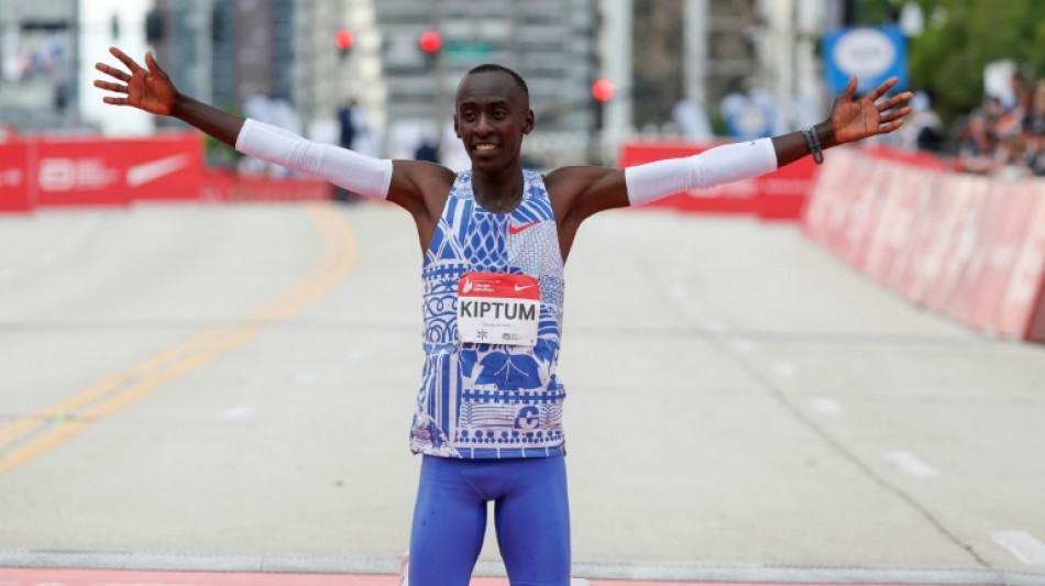 Como&ccedil;&atilde;o no atletismo ap&oacute;s a morte de Kelvin Kiptum, recordista mundial da maratona