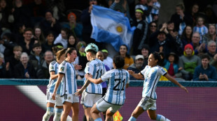 Argentina arranca empate dram&aacute;tico contra &Aacute;frica do Sul (2-2) e segue viva na Copa feminina