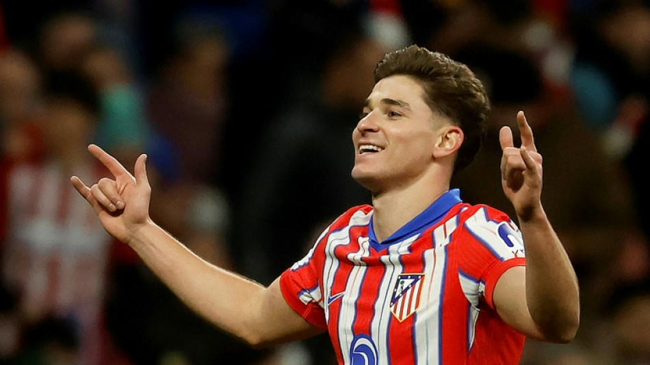 Atl&eacute;tico de Madrid vence Slovan com um gol de Juli&aacute;n &Aacute;lvarez e 2 de Griezmann