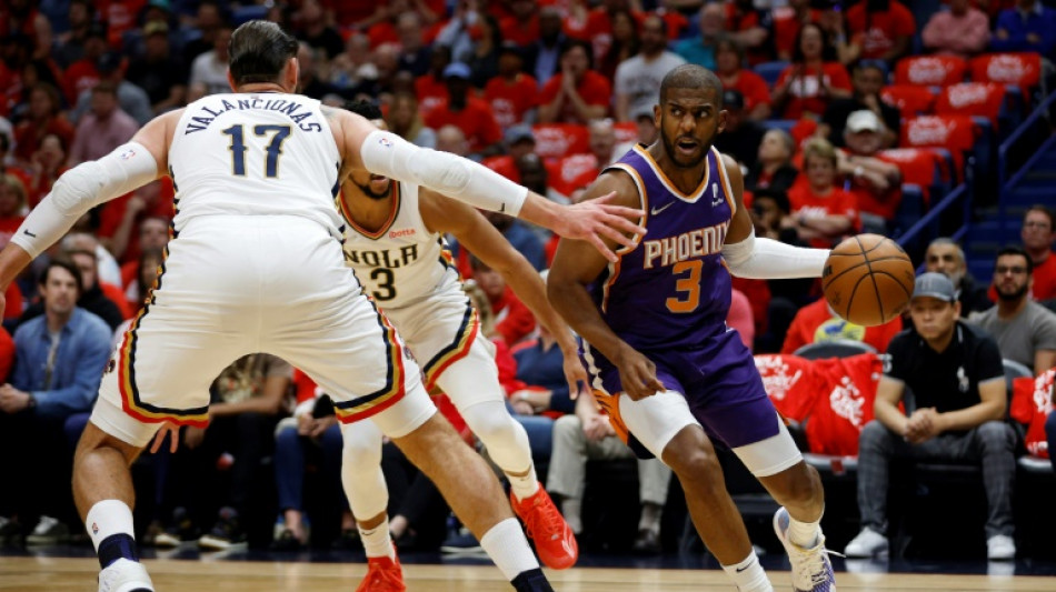 Paul perfection as Suns clinch series, Sixers, Mavs advance