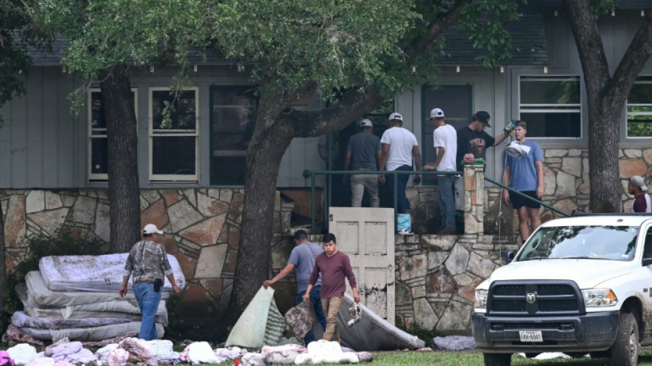 Zahl der Todesopfer nach Flutkatastrophe in Texas auf &uuml;ber 100 gestiegen