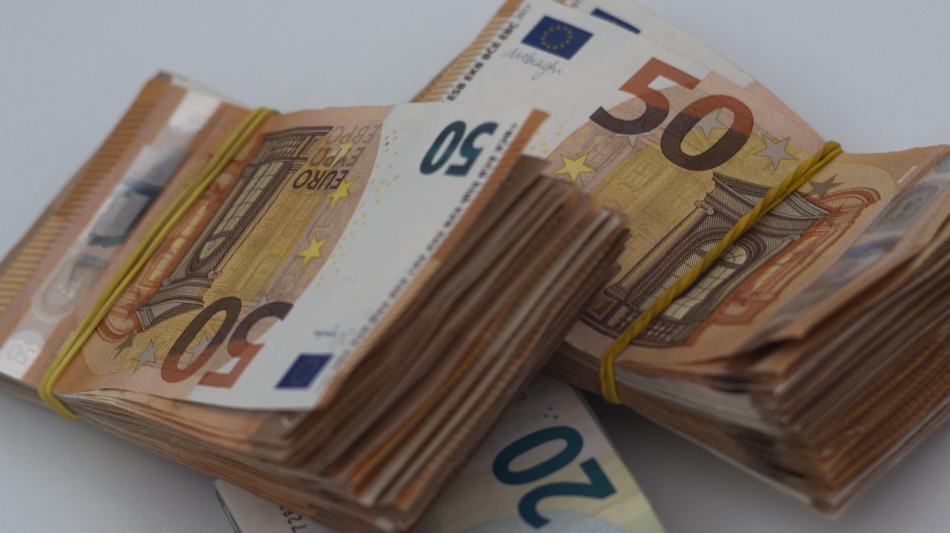 Pacchetto misure su banche, 27,5% su riserve extraprofitti