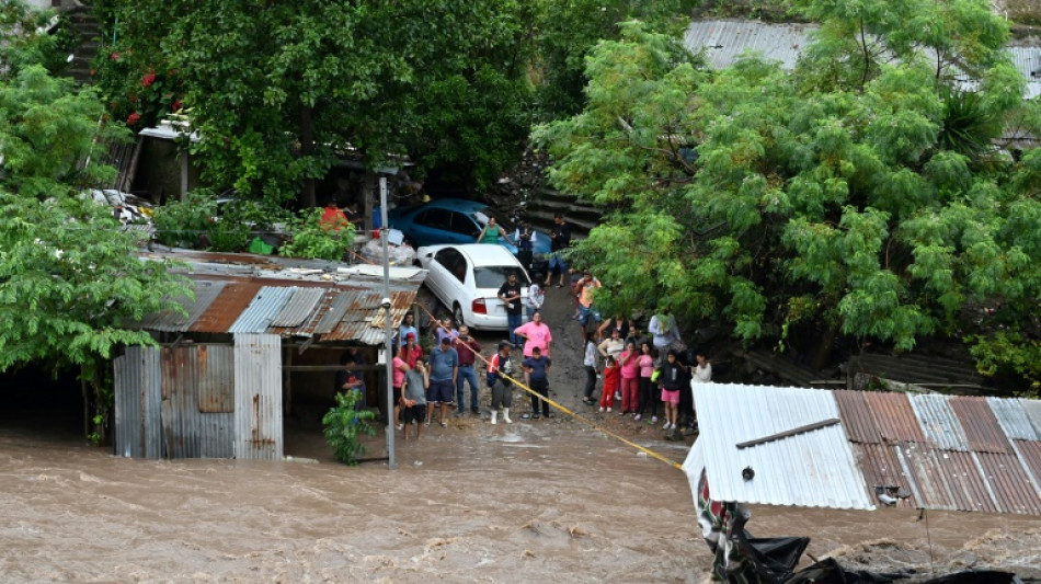 La tormenta tropical Sara dej&oacute; dos muertos y m&aacute;s de 120.000 afectados en Honduras