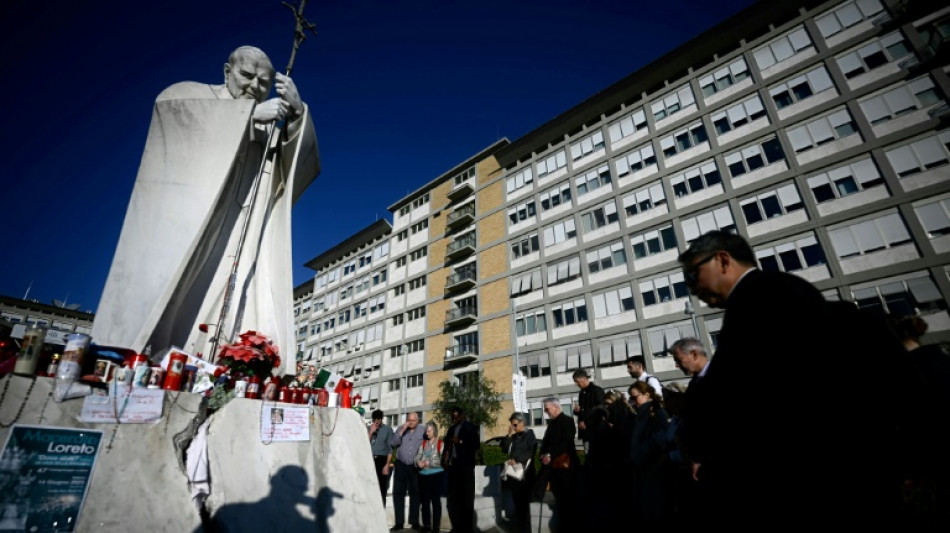 Le pape respire sans masque apr&egrave;s deux crises respiratoires aigu&euml;s