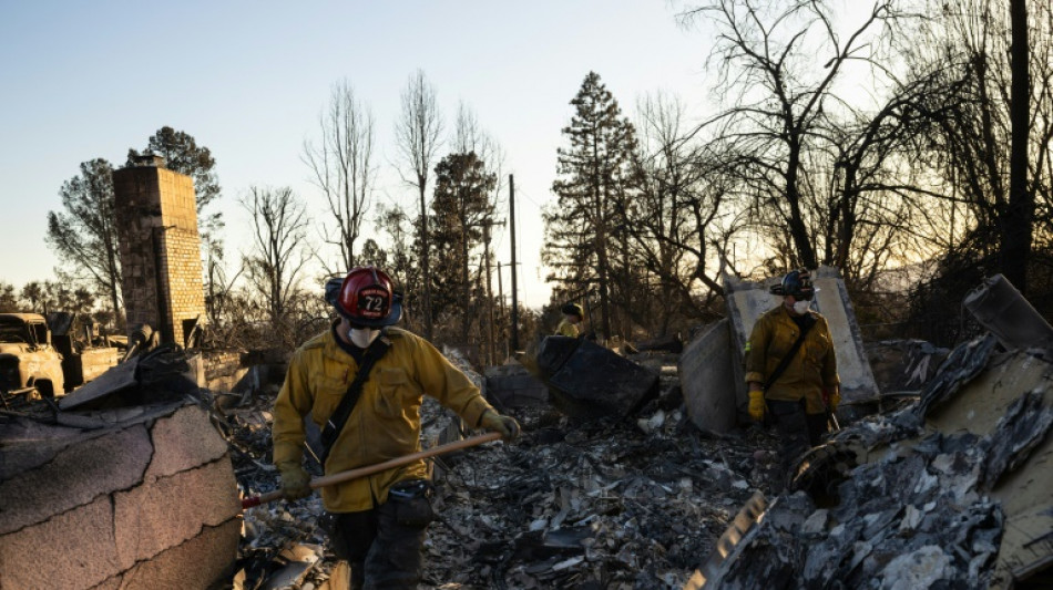 Autoridades encontram restos mortais da 30&ordf; v&iacute;tima dos inc&ecirc;ndios em Los Angeles