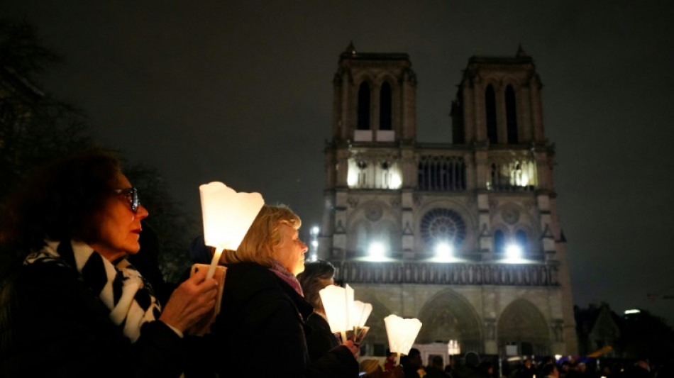 'Impaci&ecirc;ncia' e &lsquo;al&iacute;vio&rsquo; entre os cat&oacute;licos franceses na reabertura da Notre Dame