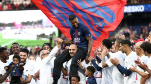 Foot: Kimpembe, en larmes, affirme avoir v&eacute;cu "des ann&eacute;es de folie" au PSG
