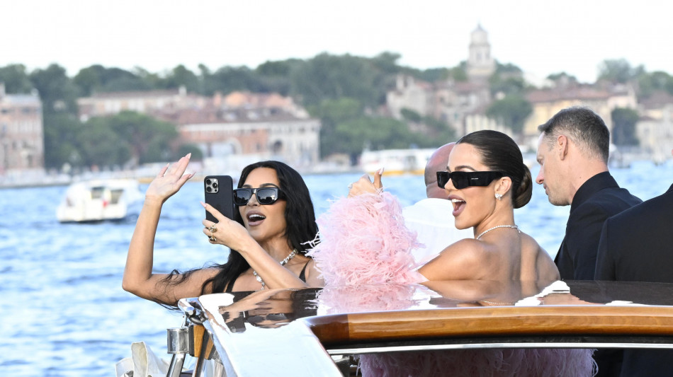 Il 's&igrave;' di Jeff e Lauren, i Bezos sposi alla Cini a Venezia