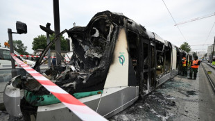 Emeutes: pas de bus ni de trams en Ile-de-France apr&egrave;s 21H00