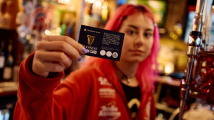 Pubs brit&acirc;nicos racionam cerveja Guinness devido &agrave; escassez