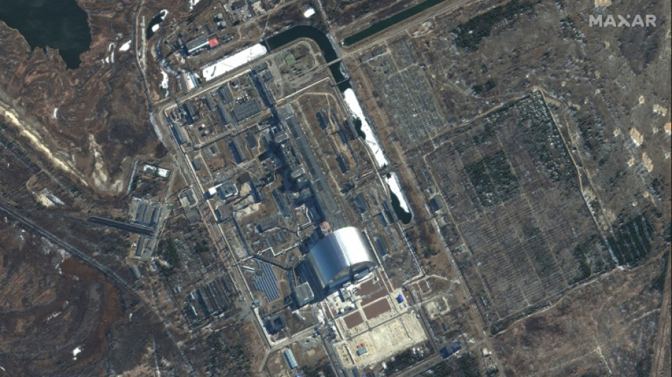En Chernóbil, un centenar de empleados, 
