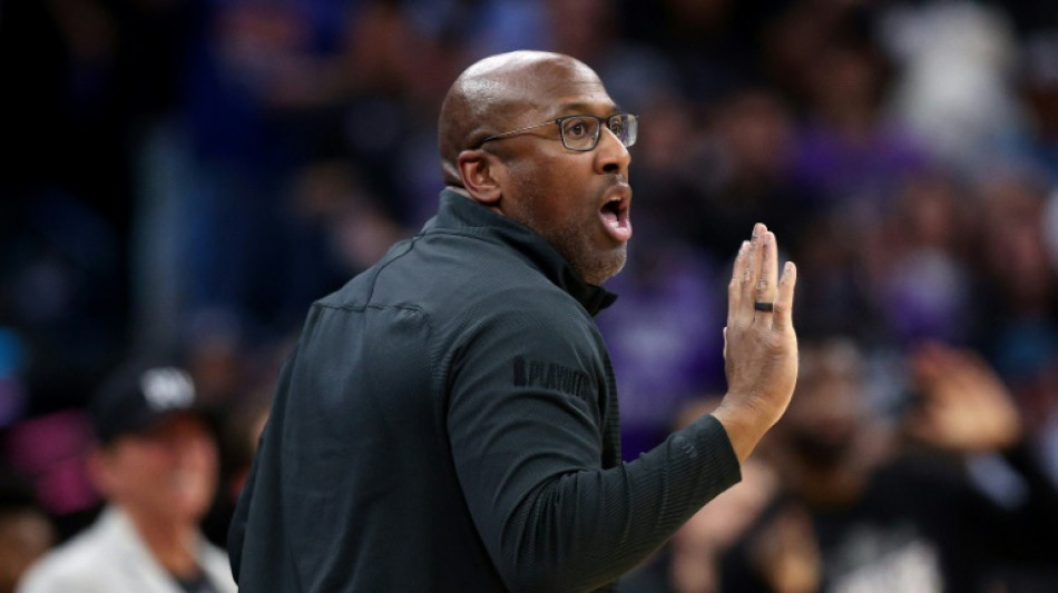 NBA: Mike Brown (Sacramento) &eacute;lu meilleur entra&icirc;neur de la saison