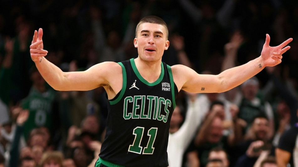 NBA: Boston a d&ucirc; cravacher contre Philadelphie, priv&eacute; d'Embiid
