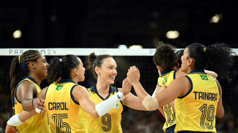 Brasil estreia no v&ocirc;lei feminino dos Jogos com vit&oacute;ria sobre o Qu&ecirc;nia