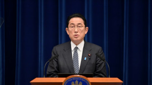 Primer ministro japon&eacute;s da positivo por covid-19, con s&iacute;ntomas leves