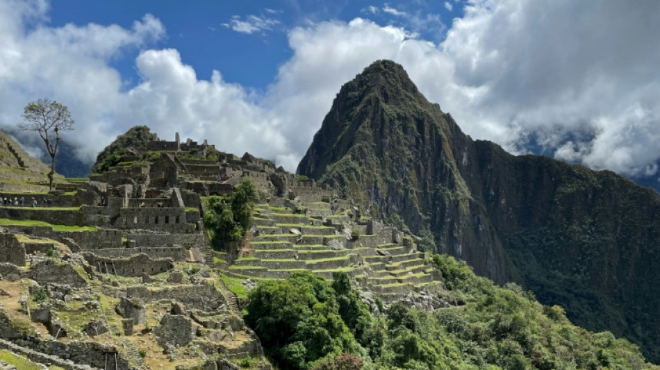 Perú amplía a 5.600 turistas diarios visitas a Machu Picchu