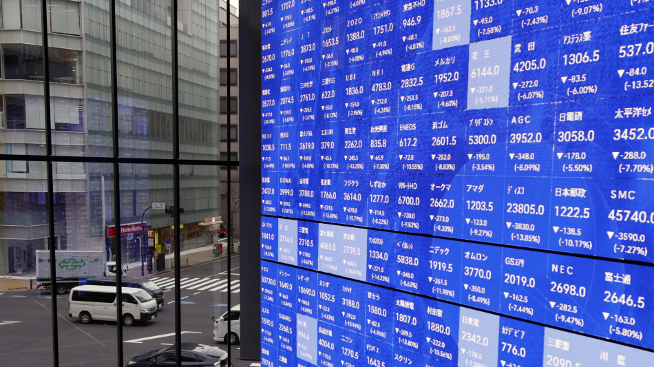 Borsa: Tokyo, apertura in aumento (+0,45%)