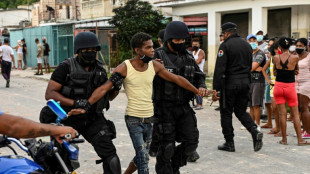 Treze manifestantes cubanos condenados a até 15 anos de prisão