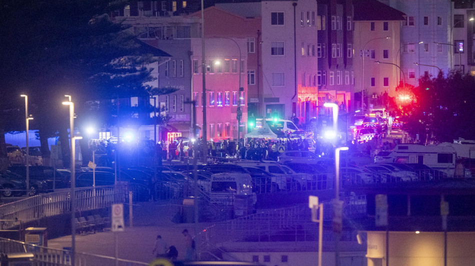 Salgono a 12 le vittime a Sydney, 'presa di mira la comunit&agrave; ebraica'