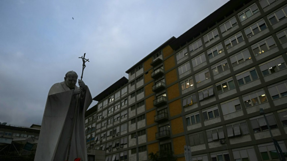 Le pape Fran&ccedil;ois, hospitalis&eacute; pour une bronchite, ne prononcera pas la pri&egrave;re de l'Ang&eacute;lus dimanche