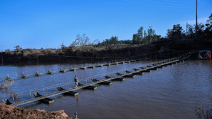 Au Br&eacute;sil, des passerelles flottantes pour surmonter les inondations