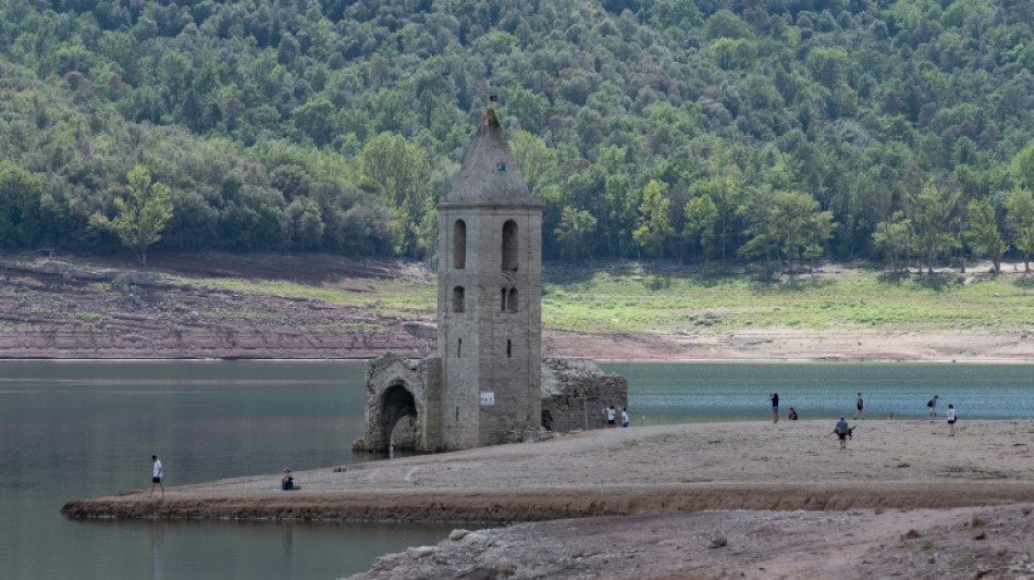 La sequ&iacute;a en Espa&ntilde;a hace aflorar viejos monumentos sumergidos