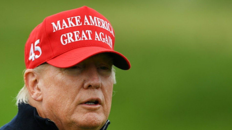 V&iacute;deo de depoimento de Trump em caso por estupro e difama&ccedil;&atilde;o &eacute; divulgado