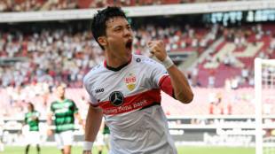 Liverpool contrata volante japon&ecirc;s Wataru Endo