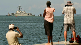 Destr&oacute;ier dos EUA deixa Trinidad e Tobago ap&oacute;s quatro dias em frente &agrave; costa da Venezuela