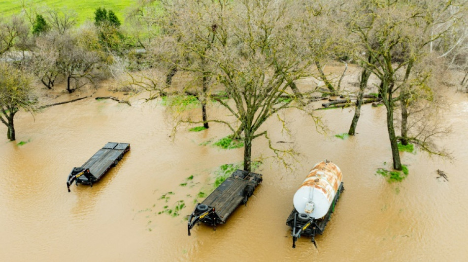 Estado de emergencia en California luego que gran tormenta corta energ&iacute;a