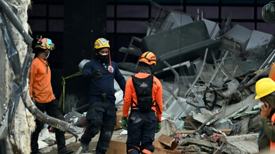 Dominican Republic starts burying 200+ victims of nightclub disaster