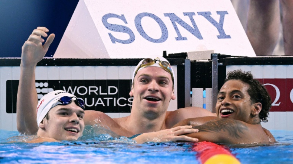 Mondiaux de natation: apr&egrave;s le record, L&eacute;on Marchand se pare d'or 