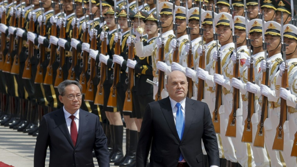 Le Premier ministre russe dénonce à Pékin la "pression" occidentale