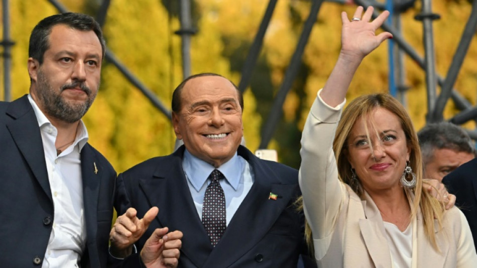 Italie: favorite des législatives, l'extrême droite fait son show à Rome