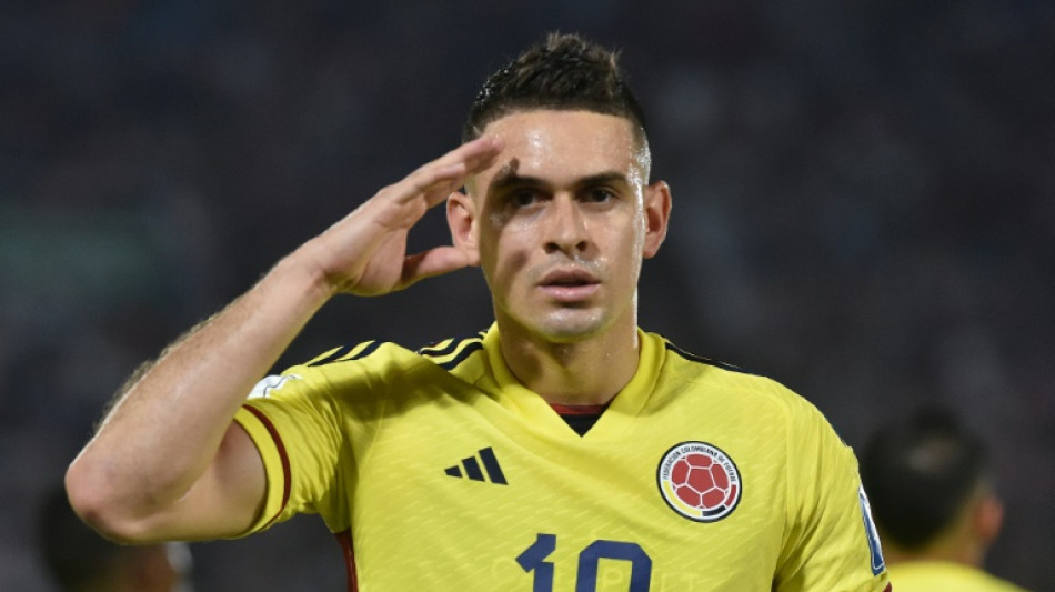Inter anuncia contrata&ccedil;&atilde;o do atacante colombiano Borr&eacute;