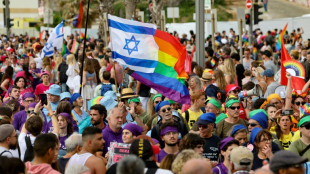 Zehntausende Menschen in Tel Aviv feiern größte Pride Parade in Nahost