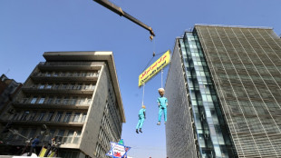 Répliques de missiles et faux cercueils israéliens: l'Iran commémore la prise de l'ambassade américaine