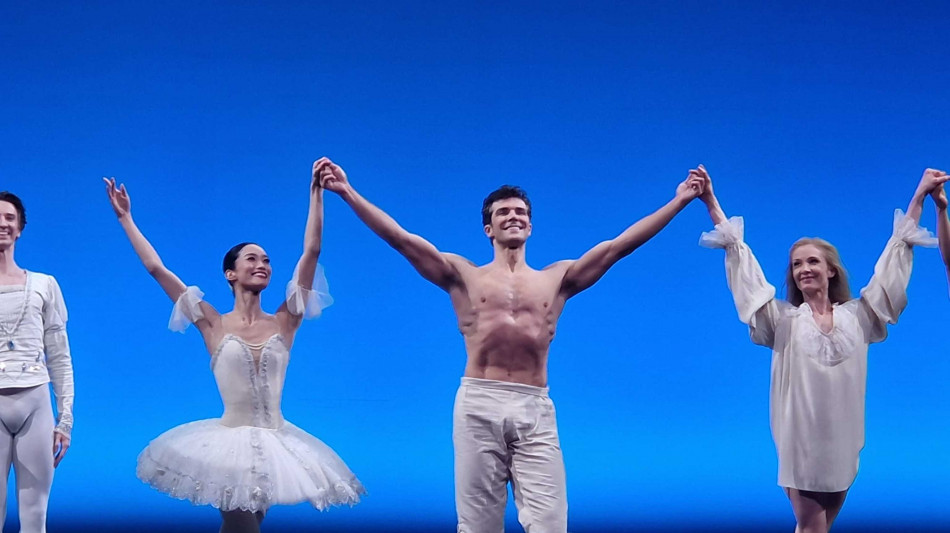 Roberto Bolle affascina Londra sul palco del Sadler's Wells