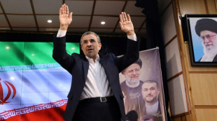 Ahmadineyad registra candidatura para intentar volver a la presidencia iraní