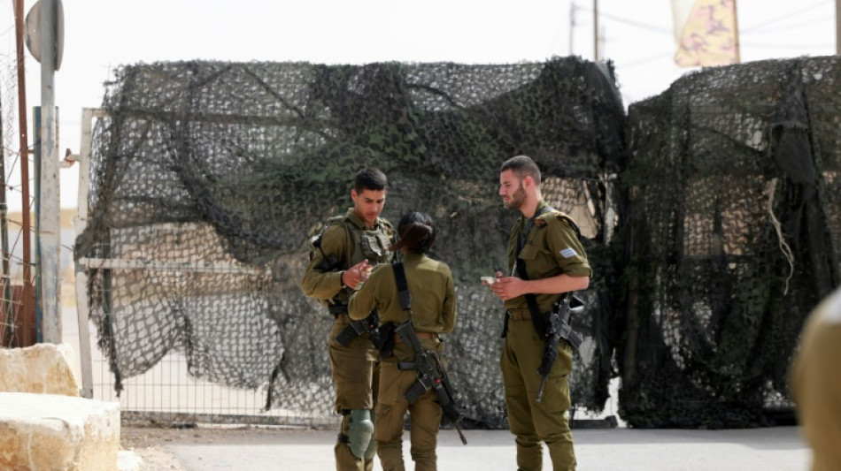 Tr&ecirc;s soldados israelenses e um policial eg&iacute;pcio morrem em incidente na fronteira