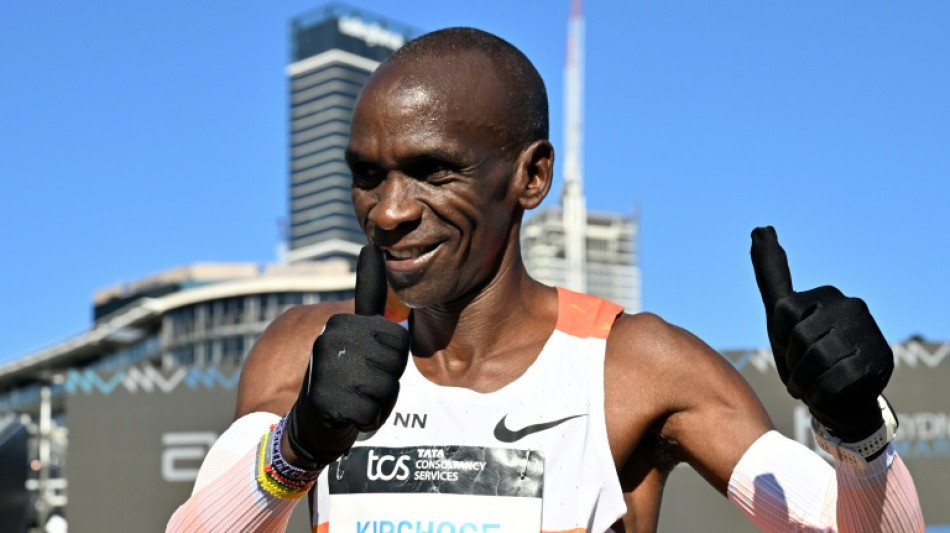 Kenyan great Kipchoge wins first marathon in three years