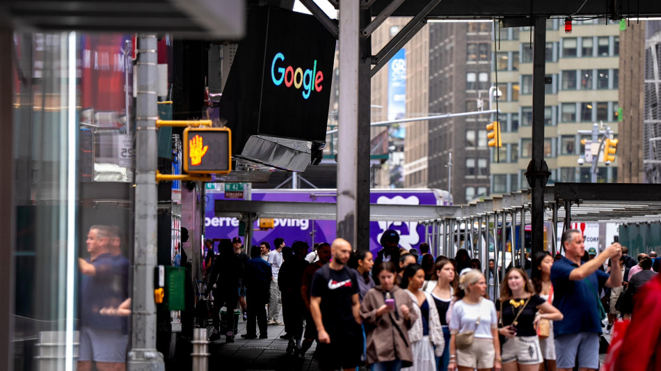Giovane spara a Times Square, ferisce tre persone