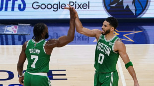 Celtics varrem Pacers e avançam às Finais da NBA