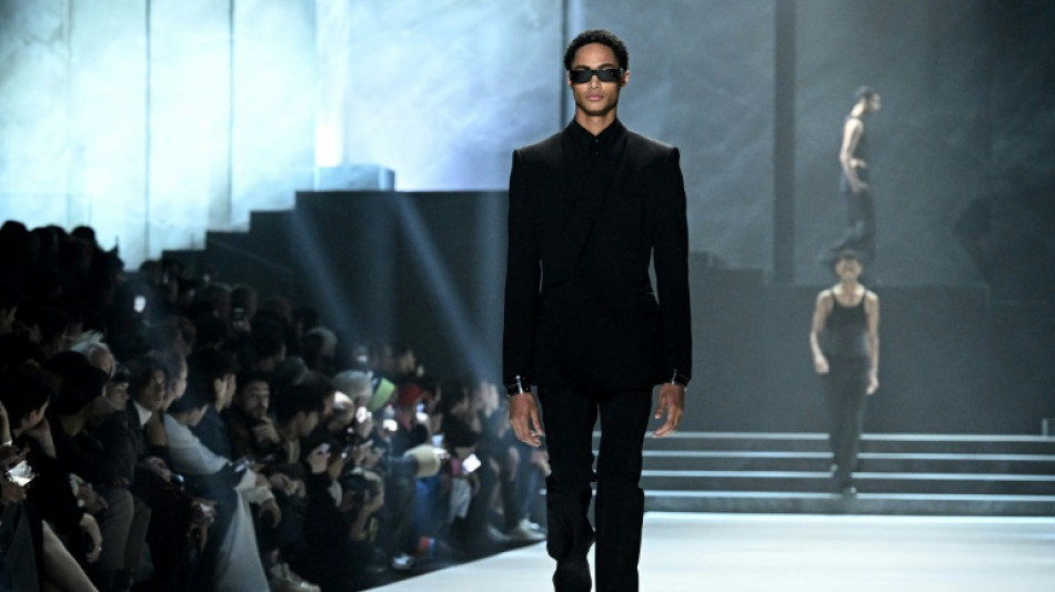 Dolce & Gabbana redescubre el negro y exalta la elegancia
