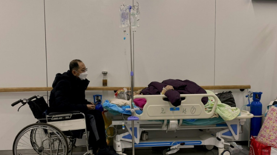 En China, m&eacute;dicos contagiados siguen en primera l&iacute;nea para tratar a pacientes de covid