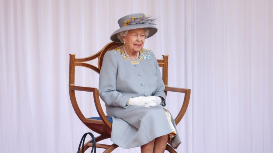 La reina Isabel II, enferma con coronavirus, suspende los compromisos del martes