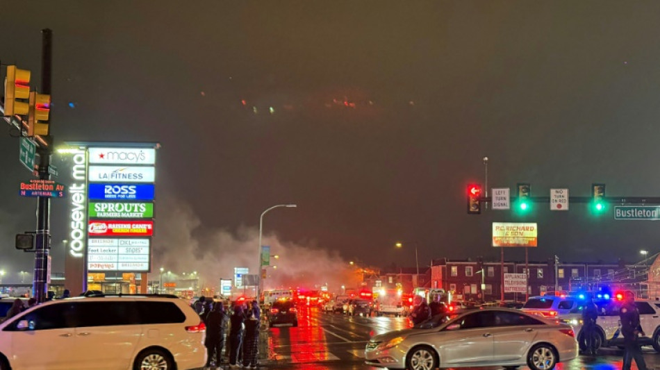 Crash d'un avion sanitaire &agrave; Philadelphie, apr&egrave;s la catastrophe a&eacute;rienne de Washington