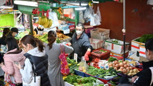 Restricciones en Hong Kong hacen revivir escenas de pánico en la compra